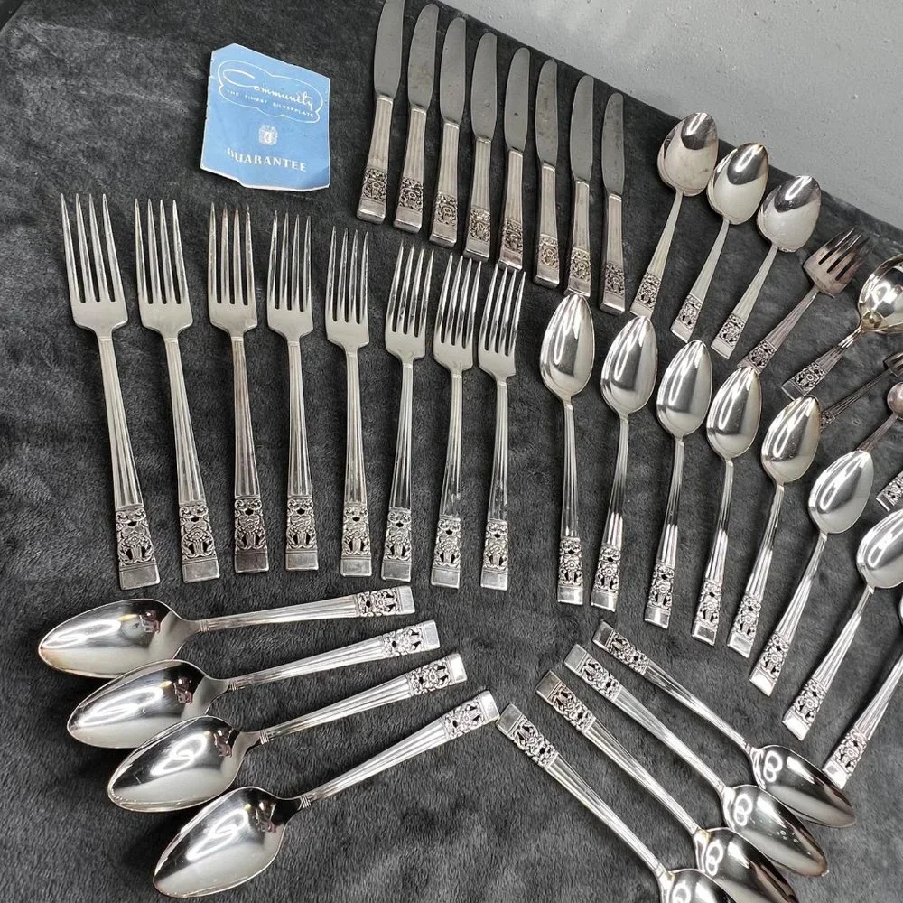 Oneida Community Silverplate Coronation Flatware Lot 41 Piece Serving Dinner